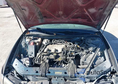 2002 Pontiac Grand Prix Se z USA, uszkodzony, nr VIN 1G2WK52J02F166093